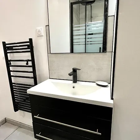 Apartment Avec Grande Terrasse Et Parking Privatifs Caen