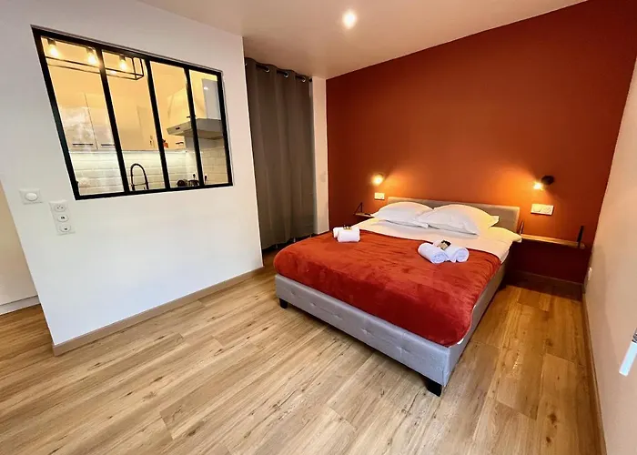 Avec Grande Terrasse Et Parking Privatifs Apartman