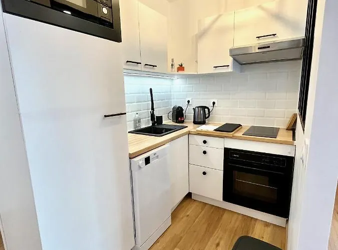 Avec Grande Terrasse Et Parking Privatifs Apartman Caen